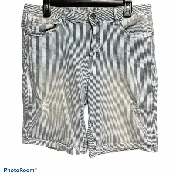 Seven7 blue/white striped shorts size 14 - Picture 1 of 10